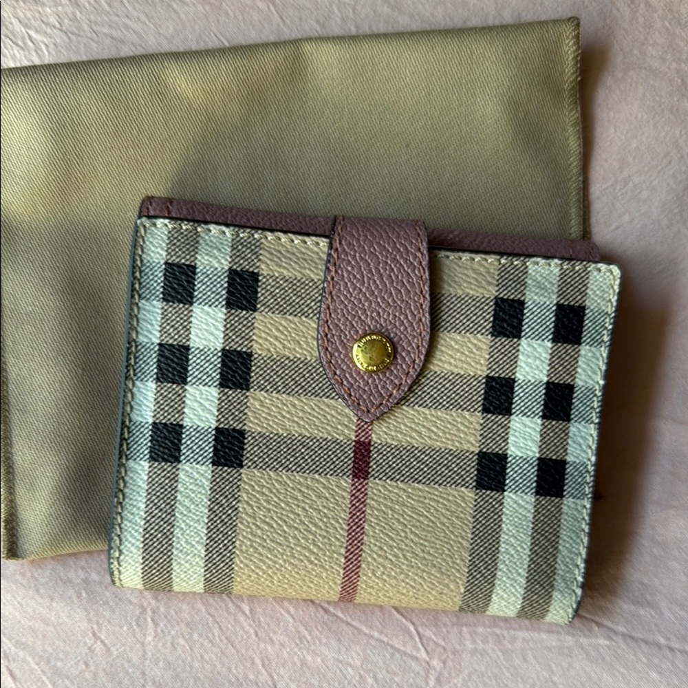 Burberry Compact Wallet - Picture 6 of 10